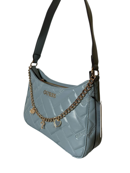 Bolsa GUESS Azul con Cadena y Dijes - Estilo Glam Chic